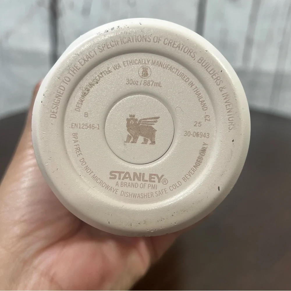 Stanley Iceflow Flip Straw Pale Pink 30 oz Travel Mug with Foldable Handle - Picture 11 of 12